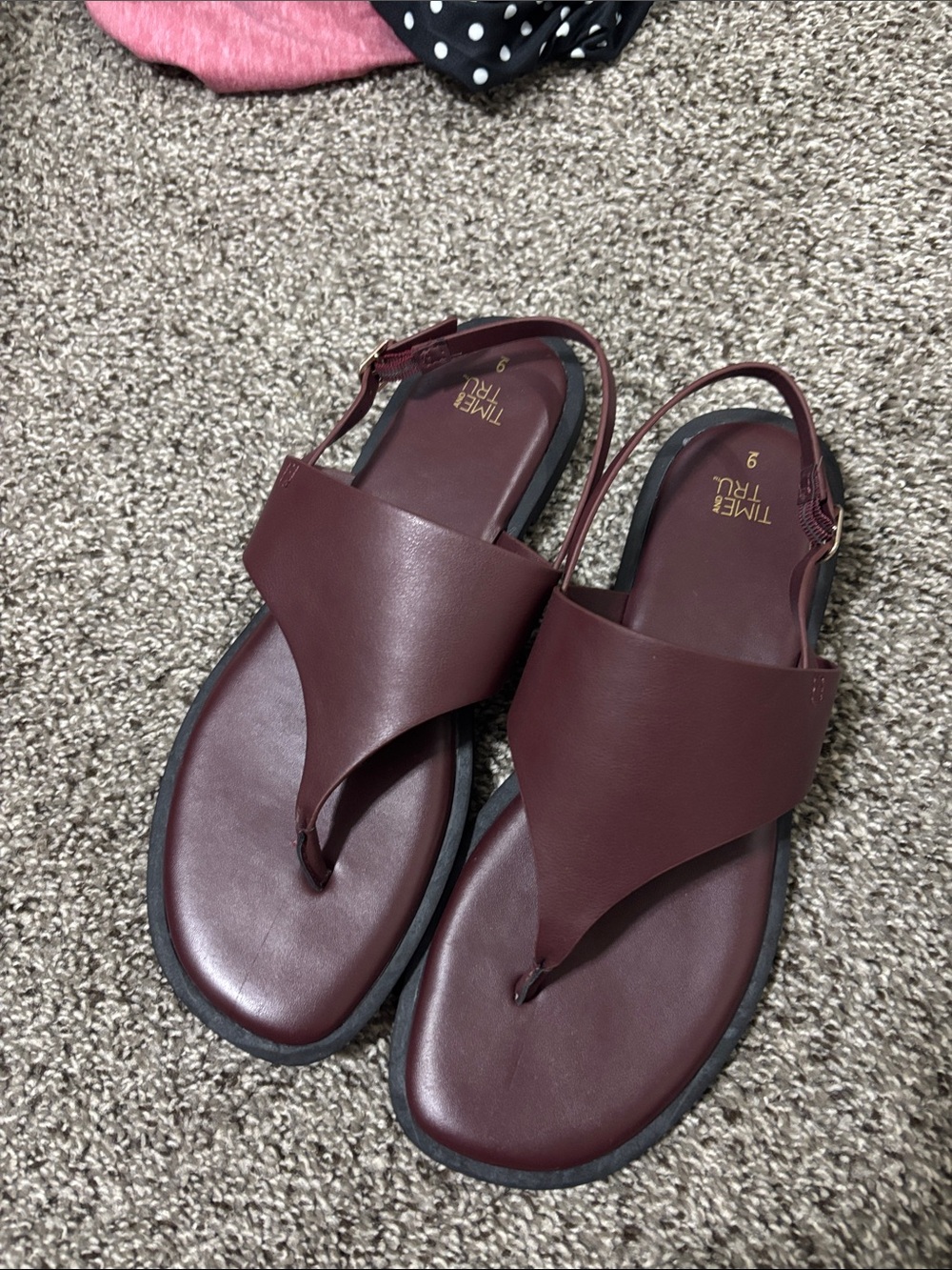 Time and Tru Men's Maroon Leather Thong Sandals